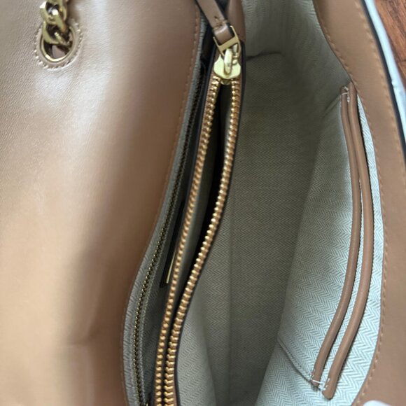 Tory Burch Women's Kira Chevron Convertible Shoulder Bag - Picture 7 of 16